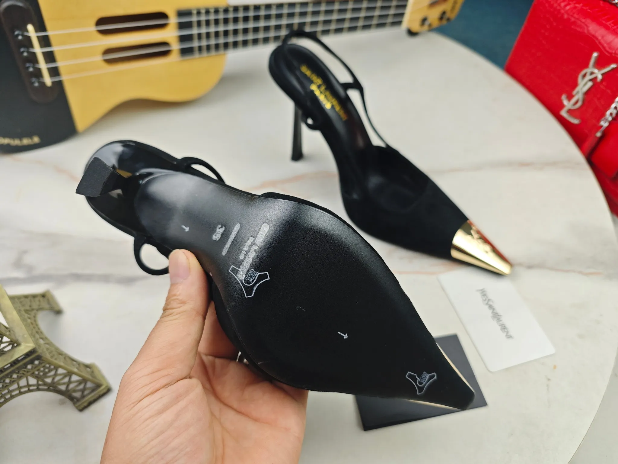 👟👟Ex-factory price 560👟👟【Saint Laurent】Yves Saint Laurent, high-heeled YSL sandals💃2024 early autumn counters are synchronized with the latest styles, YSL, and decorations👠 Classic and high-quality glamorous masterpieces, the hottest spring and summer series in the counter, with temperament, fashion, classic and attractive design style 😌The effect on the feet is particularly beautiful〰️, the material is imported from Italy, small black cow, imported black patent leather, lining, and foot pads; sheepskin, stiletto sandals, size 35-41 (34.41.42 must be customized, non-refundable) outsole; imported genuine leather outsole, complete with counter packaging